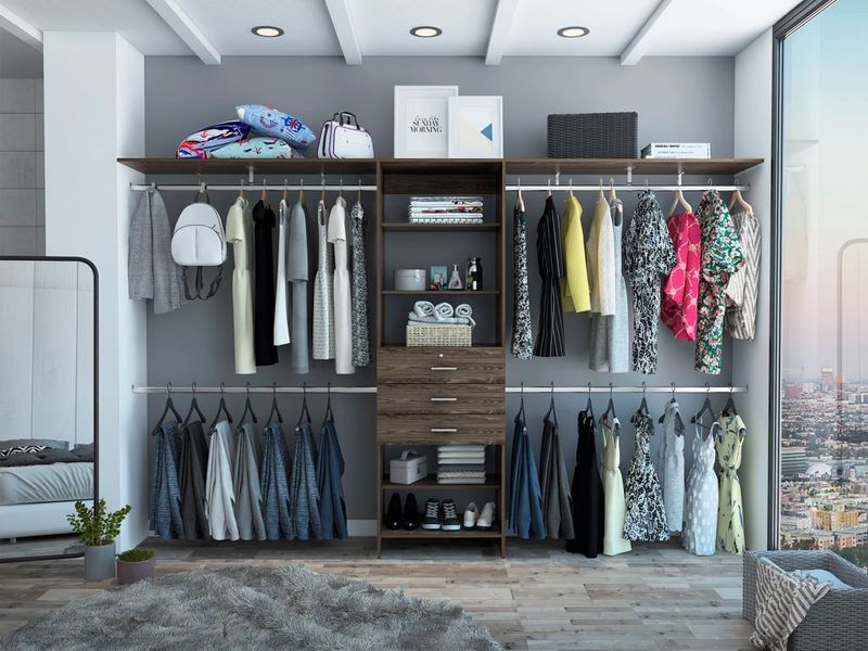 Closet Fontana, Chocolate y Blanco, con cuatro tubos para colgar